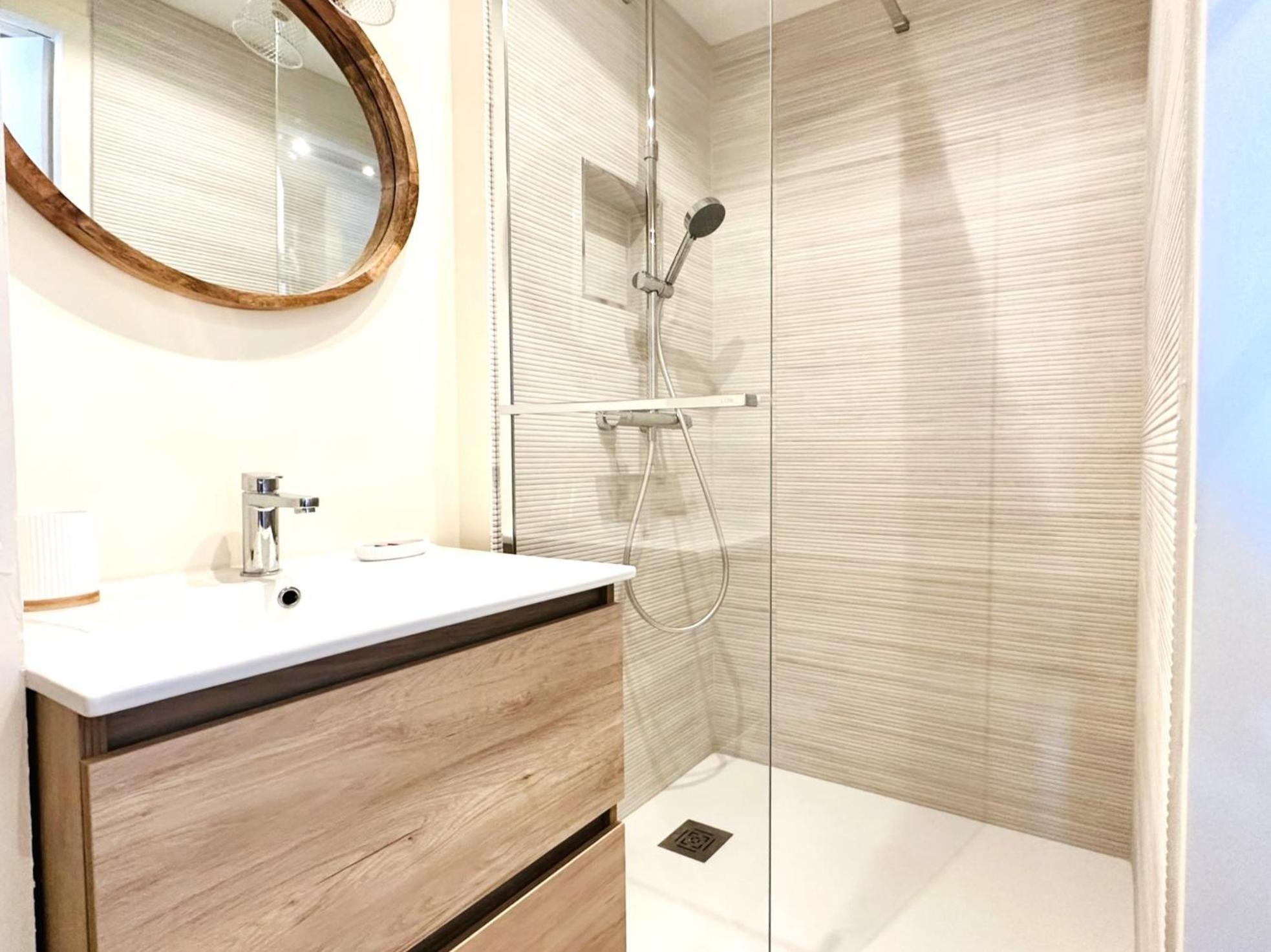 Appartement Renove Avec Gout Et Idealement Situe A Deux Pas Du Remblai Les Sables-dʼOlonne Exteriér fotografie